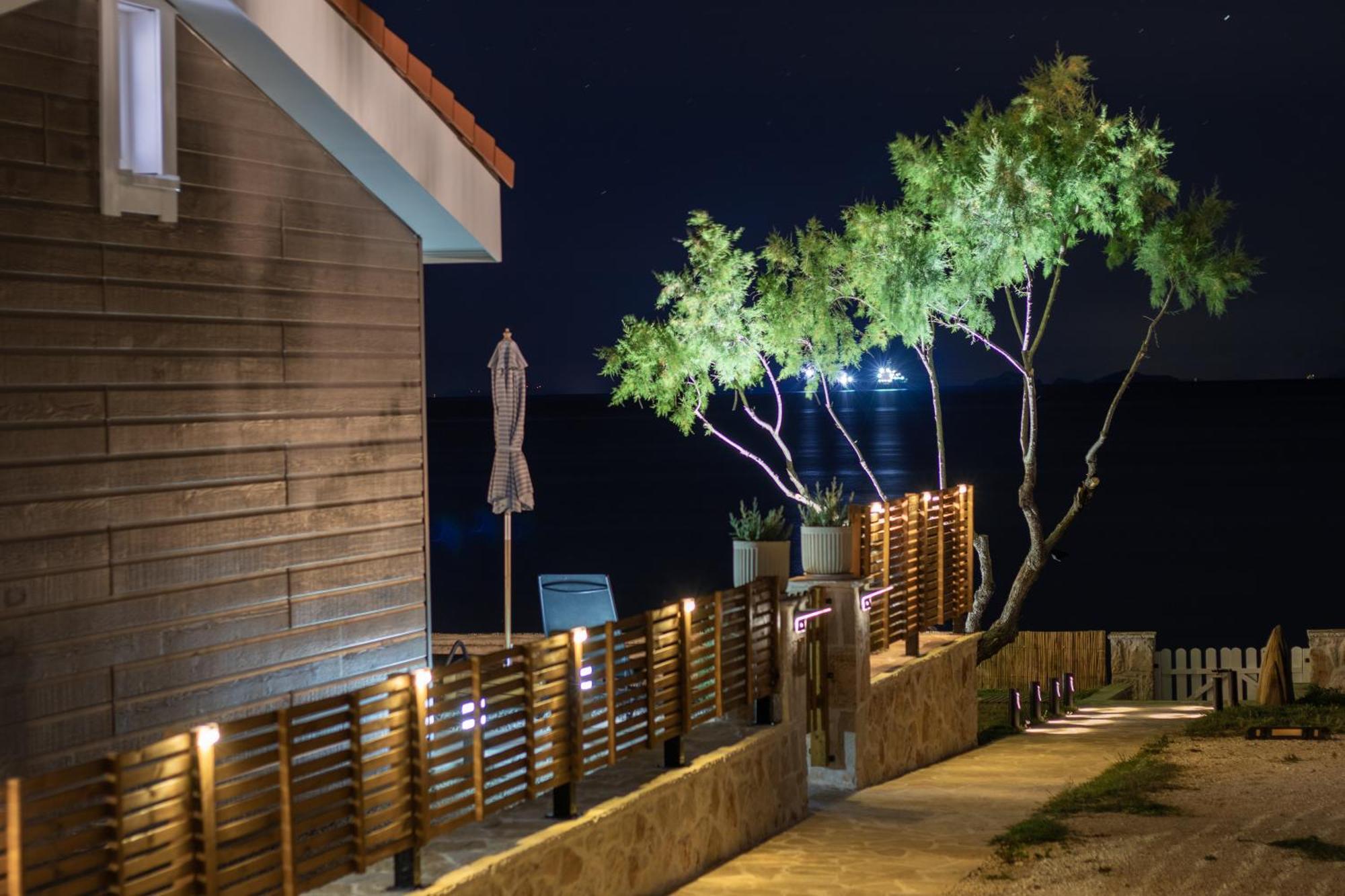 Seafront Wooden House Vounaraki 4 Vakantiehuis *