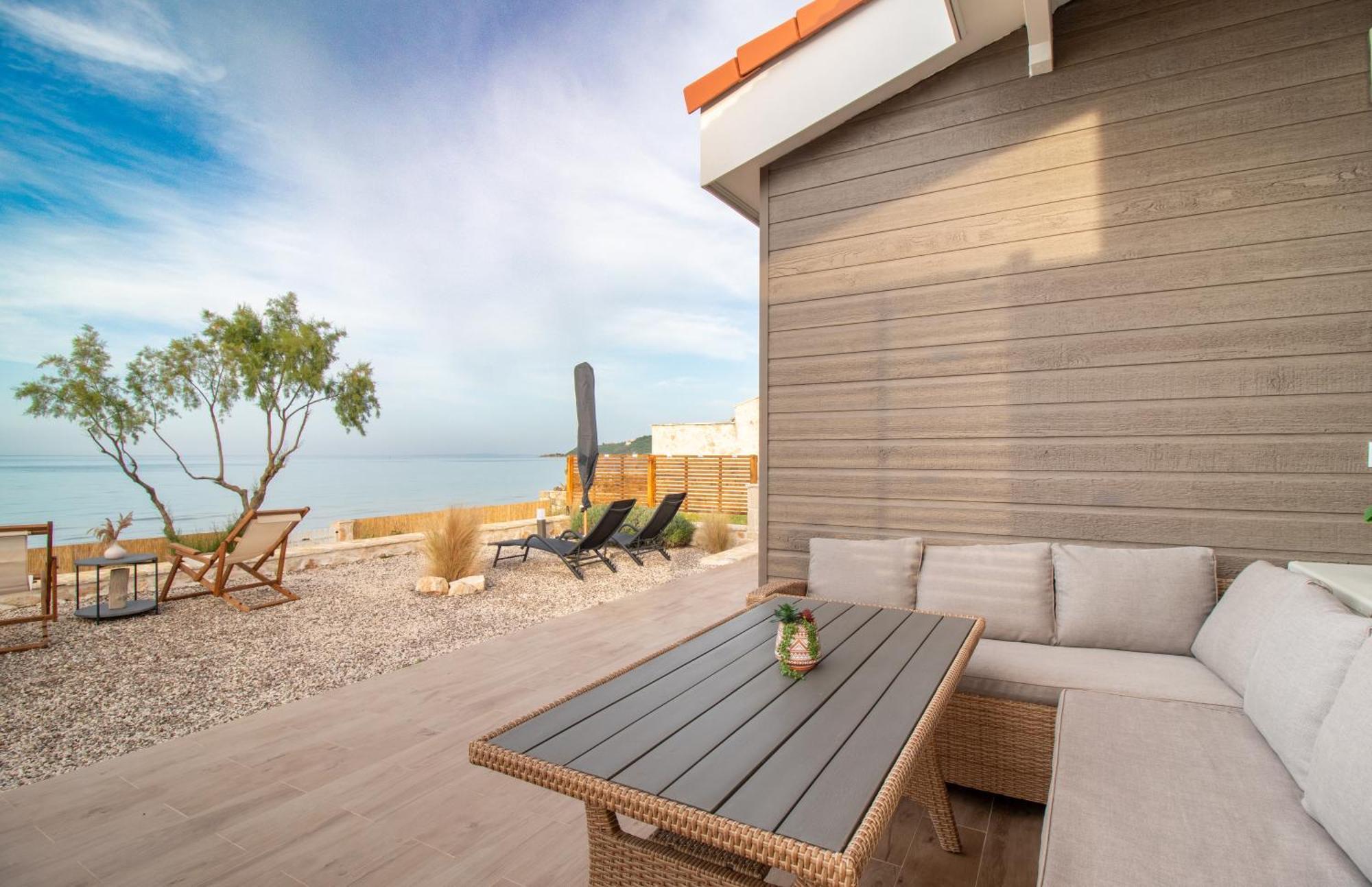 Vakantiehuis Seafront Wooden House Vounaraki 4