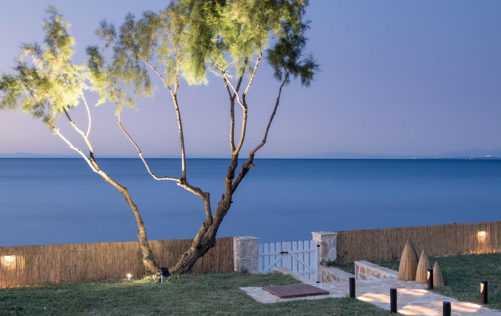 Seafront Wooden House Vounaraki 4 Vakantiehuis *